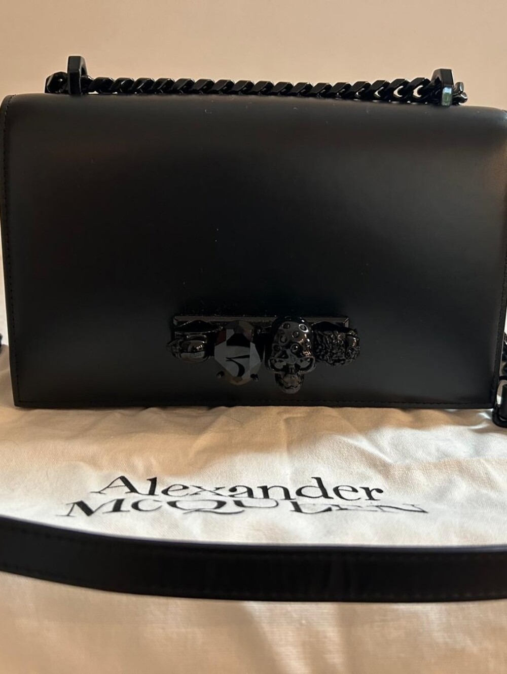 Alexander McQueen Black Leather Skull-Clasp Shoulder Bag